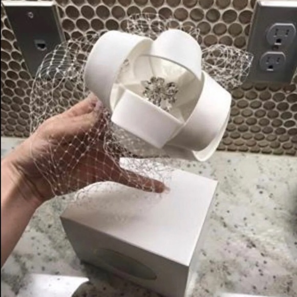 Bridal Headpiece - Picture 3 of 3